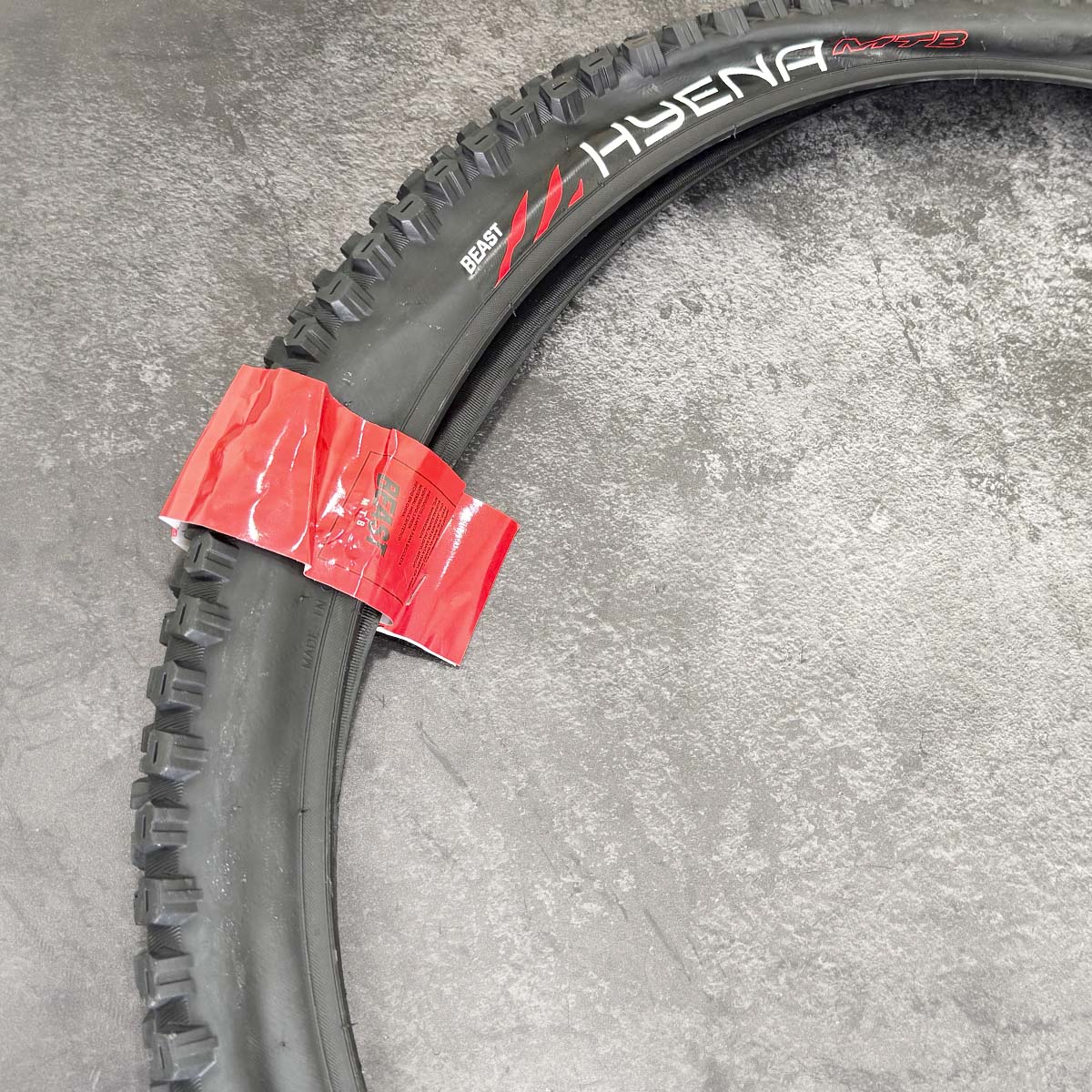 Llanta Bicicleta Montaña Mtb Rodada 26 X 2.30 Beast Hyena Negra