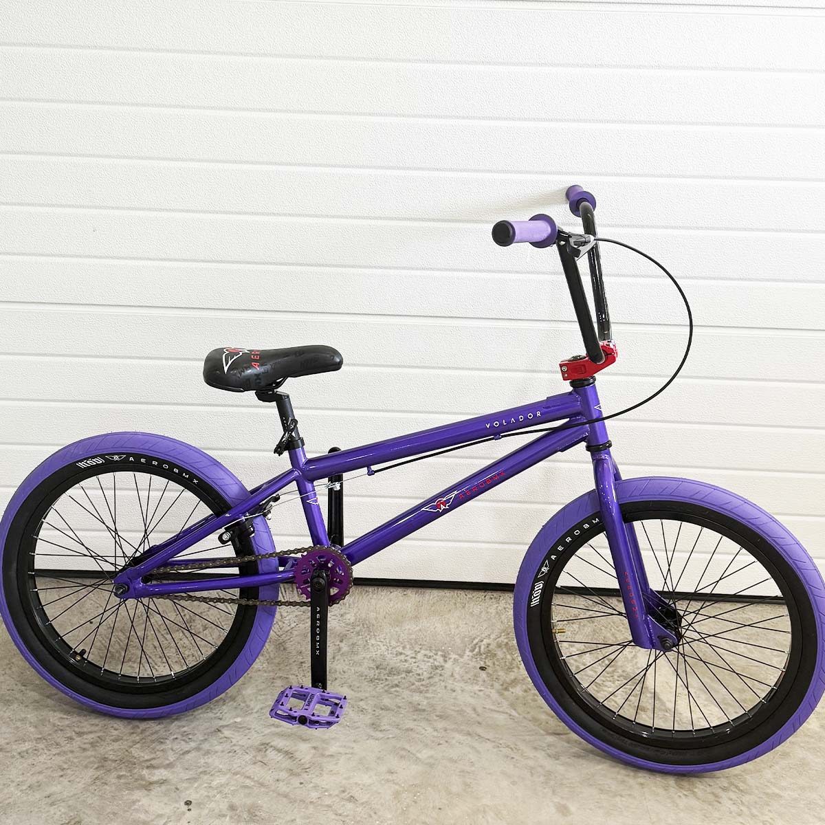 Bicicleta BMX Aerobmx Volador Centro Americano con cranks Rodado 20 color morado