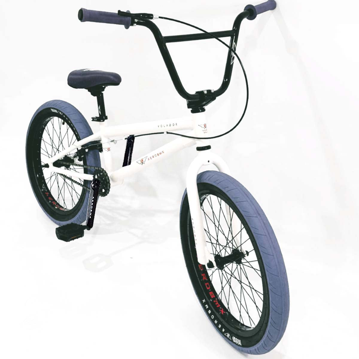 Bicicleta BMX Aerobmx Volador Centro Americano con cranks Rodado 20 color blanco-gris