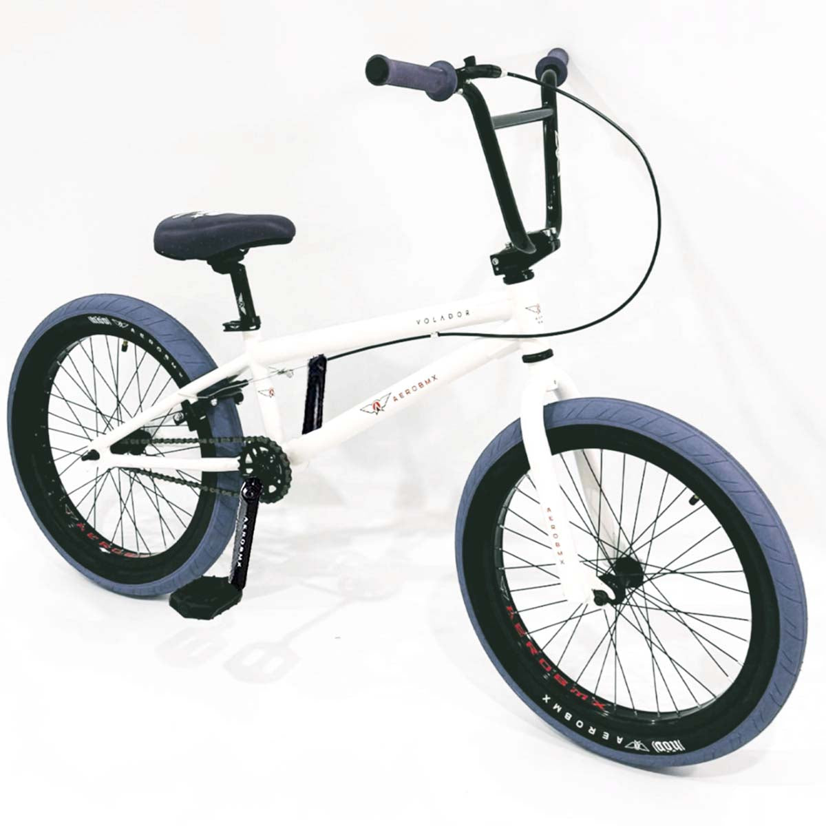 Bicicleta BMX Aerobmx Volador Centro Americano con cranks Rodado 20 color blanco-gris
