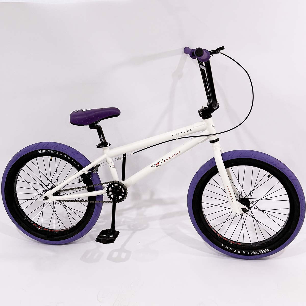 Bicicleta Bmx Aerobmx Volador Centro Americano Rodado 20 color blanco-morado