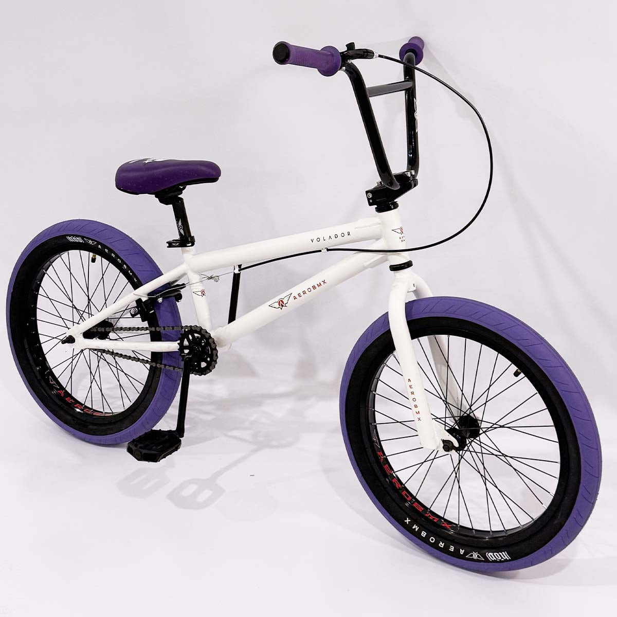 Bicicleta Bmx Aerobmx Volador Centro Americano Rodado 20 color blanco-morado