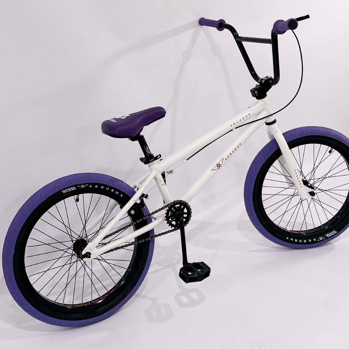 Bicicleta Bmx Aerobmx Volador Centro Americano Rodado 20 color blanco-morado