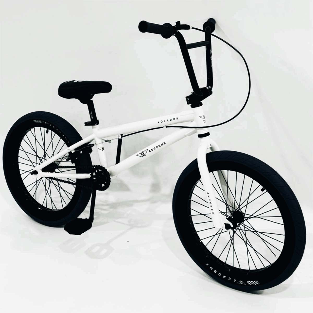 Bicicleta Bmx Aerobmx Volador Centro Americano Rodado 20 color blanco