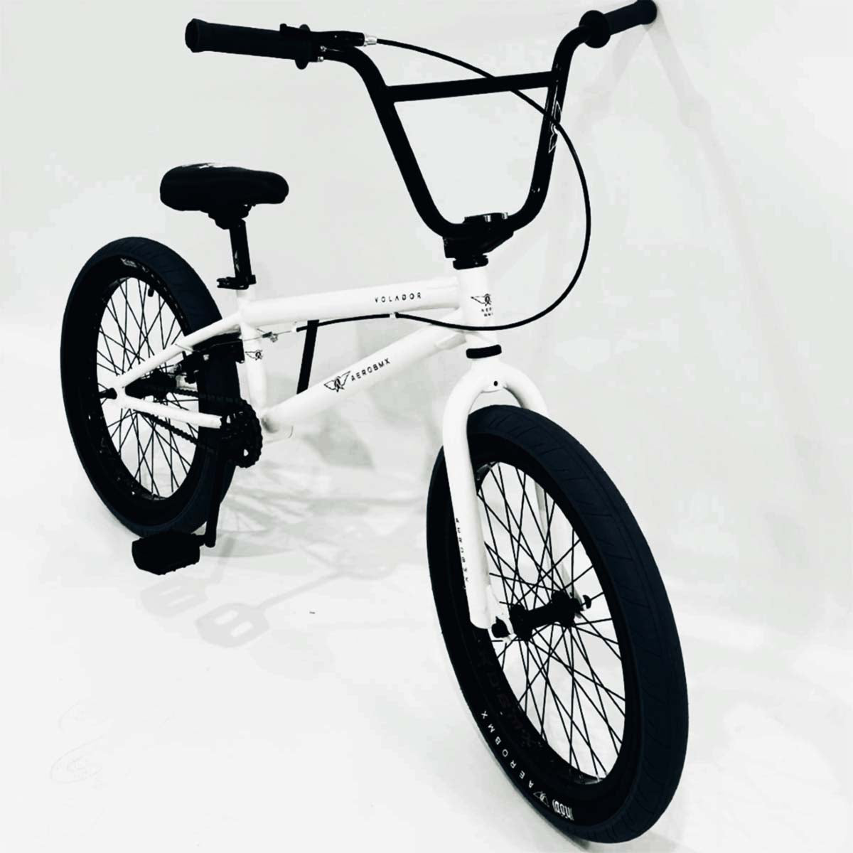 Bicicleta Bmx Aerobmx Volador Centro Americano Rodado 20 color blanco