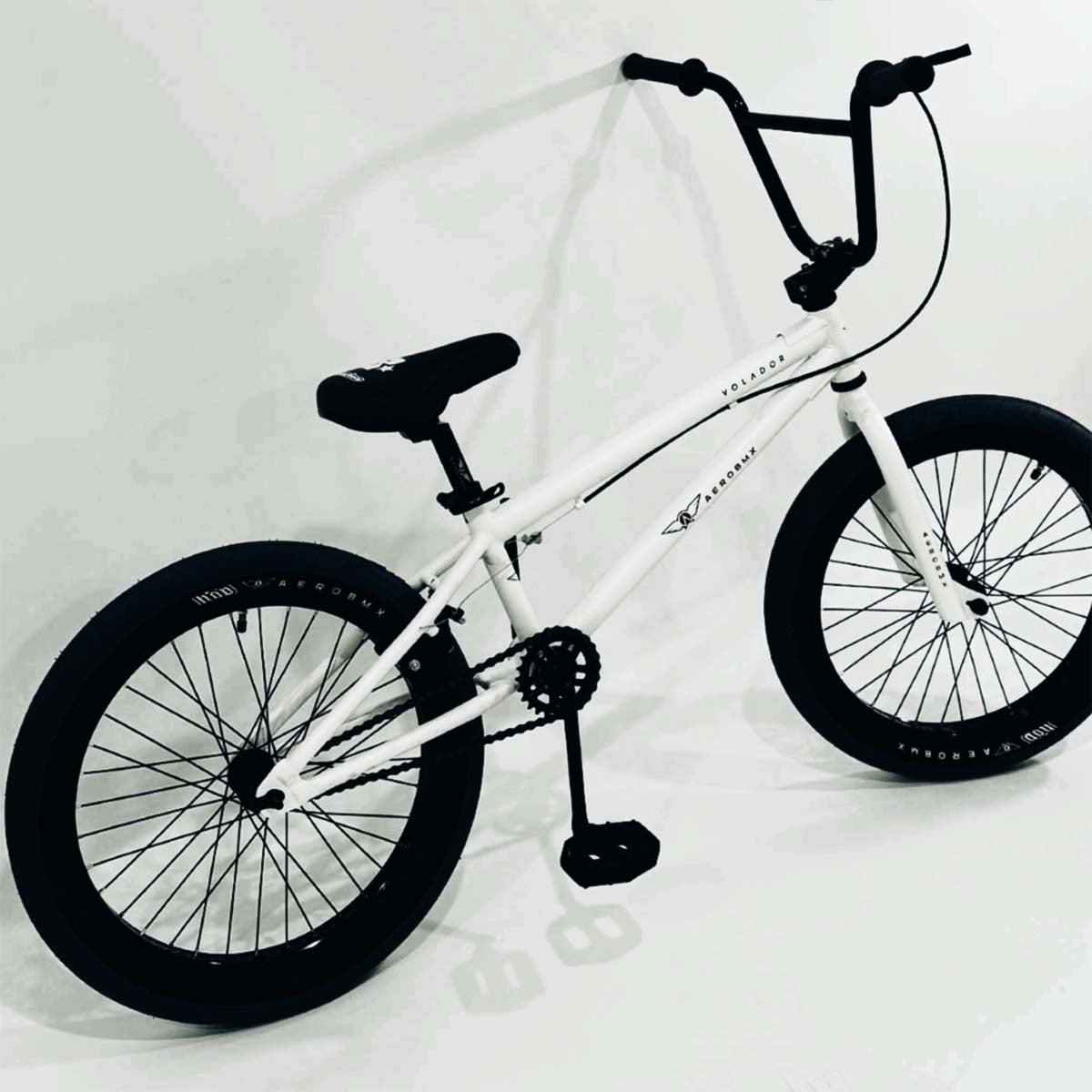 Bicicleta Bmx Aerobmx Volador Centro Americano Rodado 20 color blanco